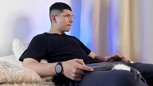 a lejandro 0 8 online show from 26, 1, 2025