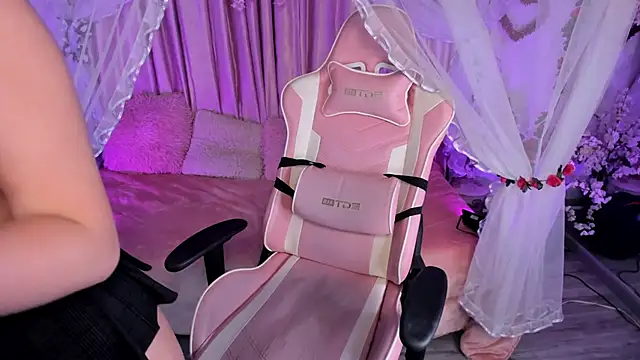 ino yamanaka  online show from 12, 12, 2024