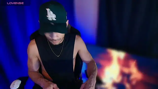 sexyboycolombi4 online show from 22, 4, 2026