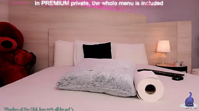 Snapshot of FoxxyClarise chatting on 18, 2, 2025 FoxxyClarise online show from 18, 2, 2025