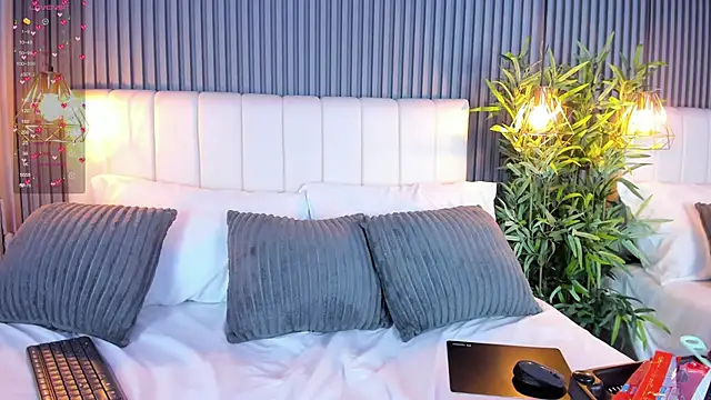 EmmilyCollson online show from 28, 9, 2025