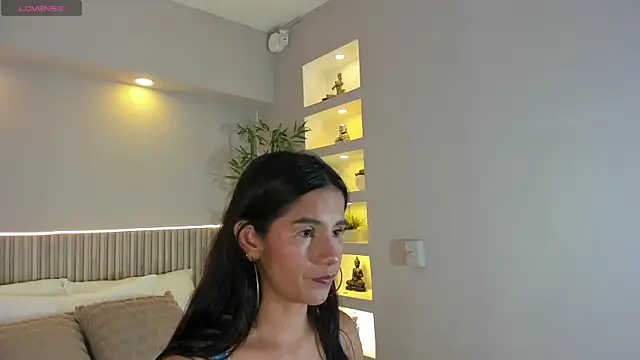 EmmilyCollson online show from 17, 10, 2025