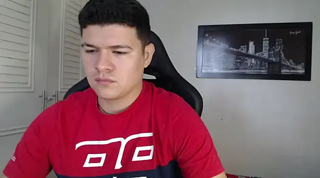 Snapshot of Plug_Control chatting on 12, 12, 2024 Plug Control online show from 12, 12, 2024