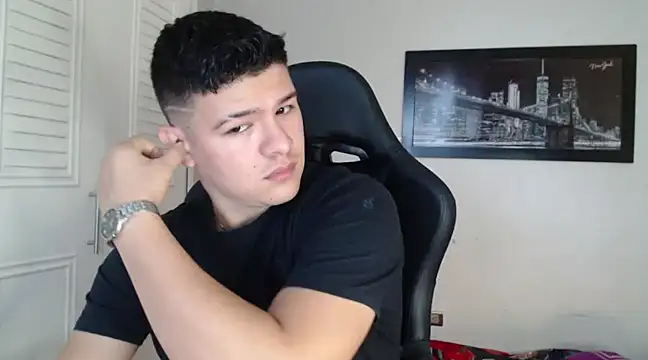 Snapshot of Plug_Control chatting on 13, 12, 2024 Plug Control online show from 13, 12, 2024