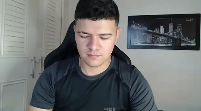 Snapshot of Plug_Control chatting on 14, 12, 2024 Plug Control online show from 14, 12, 2024