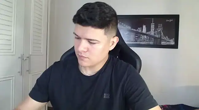 Snapshot of Plug_Control chatting on 23, 12, 2024 Plug Control online show from 23, 12, 2024