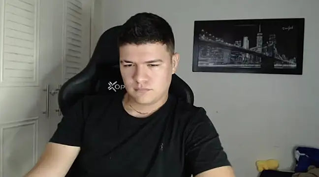 Snapshot of Plug_Control chatting on 4, 1, 2025 Plug Control online show from 4, 1, 2025