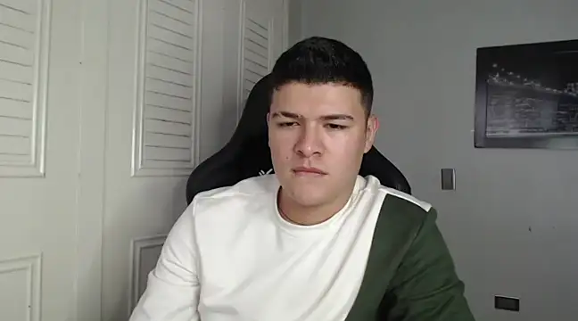 Snapshot of Plug_Control chatting on 5, 1, 2025 Plug Control online show from 5, 1, 2025