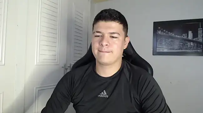 Snapshot of Plug_Control chatting on 7, 1, 2025 Plug Control online show from 7, 1, 2025