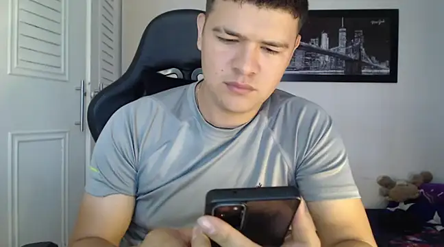 Snapshot of Plug_Control chatting on 28, 1, 2025 Plug Control online show from 28, 1, 2025