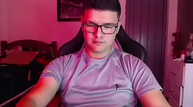 Snapshot of Plug_Control chatting on 19, 2, 2025 Plug Control online show from 19, 2, 2025