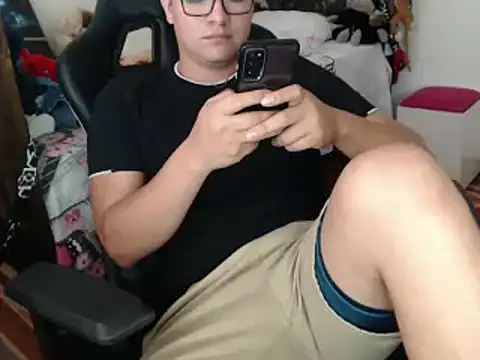 Snapshot of Plug_Control chatting on 13, 3, 2025 Plug Control online show from 13, 3, 2025