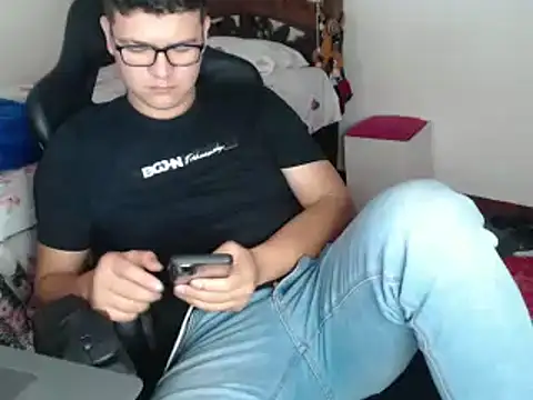 Snapshot of Plug_Control chatting on 14, 3, 2025 Plug Control online show from 14, 3, 2025