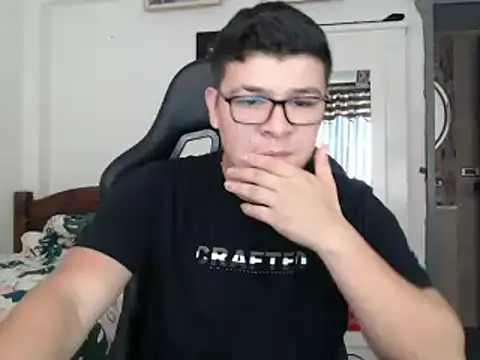 Snapshot of Plug_Control chatting on 19, 3, 2025 Plug Control online show from 19, 3, 2025