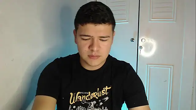 Snapshot of Plug_Control chatting on 10, 10, 2025 Plug Control online show from 10, 10, 2025