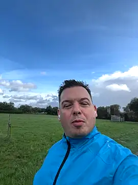 Jose HotLatino online show from 22, 10, 2025