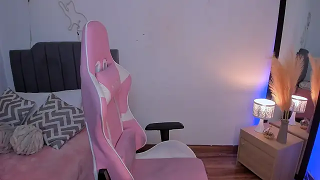 Amy joones online show from 20, 4, 2026