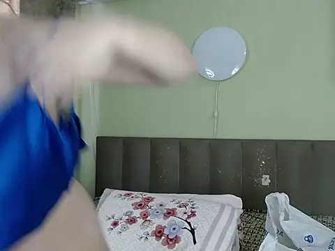 Snapshot of Kira_Miler chatting on 11, 2, 2025 Kira Miler online show from 11, 2, 2025