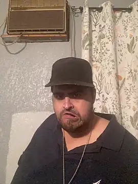 Miguel16i online show from 25, 2, 2025