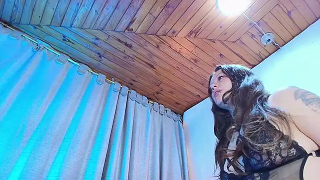 Snapshot of Eda_Bonne chatting on 5, 4, 2026 Eda Bonne online show from 5, 4, 2026