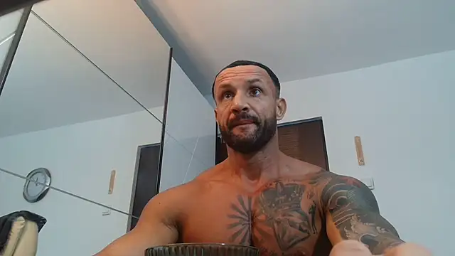 Snapshot of Magnificmuscles89 chatting on 5, 7, 2026 Magnificmuscles89 online show from 5, 7, 2026