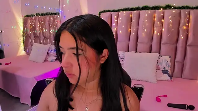 Snapshot of NikyBrookss chatting on 16, 12, 2025 NikyBrookss online show from 16, 12, 2025