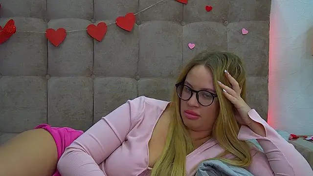 MariaNeumann online show from 15, 2, 2025