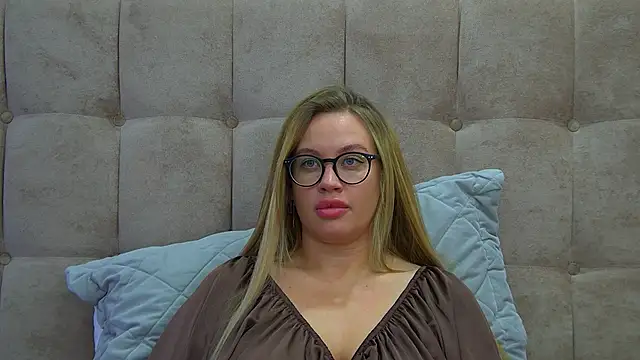 MariaNeumann online show from 18, 2, 2025