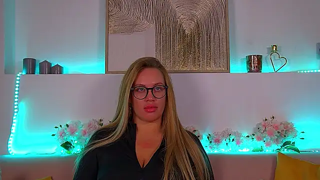 MariaNeumann online show from 19, 2, 2025