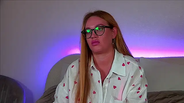 MariaNeumann online show from 5, 3, 2025