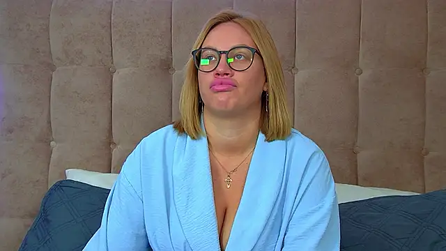 MariaNeumann online show from 9, 10, 2025