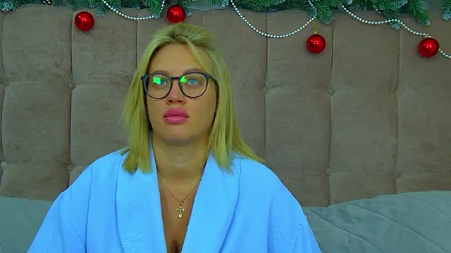 MariaNeumann online show from 19, 12, 2025