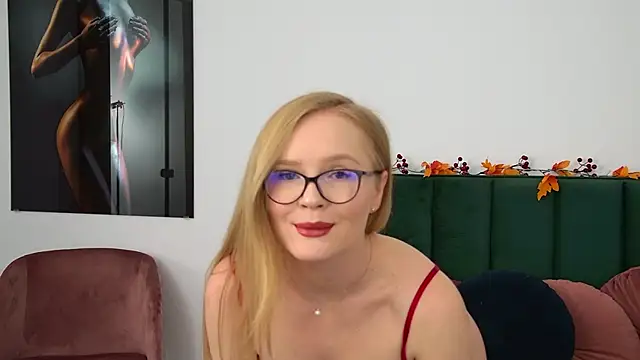 Snapshot of Chloe_Richardson chatting on 6, 11, 2025 Chloe Richardson online show from 6, 11, 2025