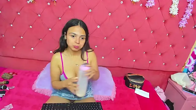 Snapshot of ValerySweety chatting on 2, 2, 2025 ValerySweety online show from 2, 2, 2025