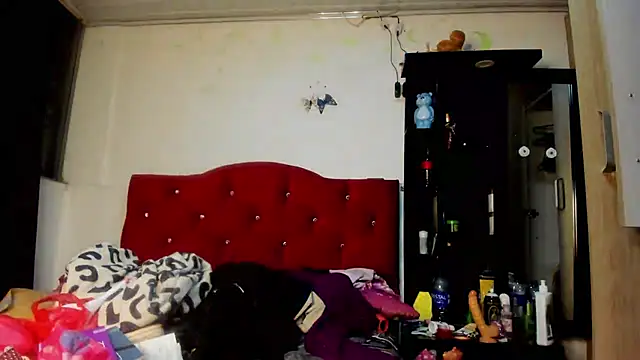 Sweet-Suck69 online show from 30, 11, 2025