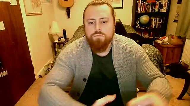 Snapshot of Hairy_Guy30 chatting on 5, 2, 2025 Hairy Guy30 online show from 5, 2, 2025