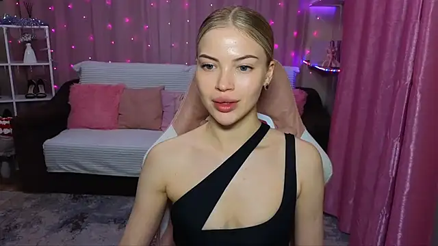 EmmyMills online show from 1, 12, 2024