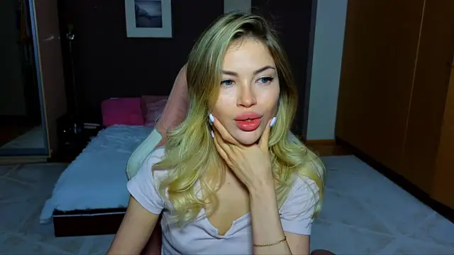 EmmyMills online show from 14, 2, 2025