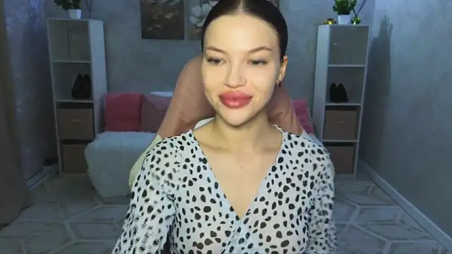 EmmyMills online show from 14, 7, 2026