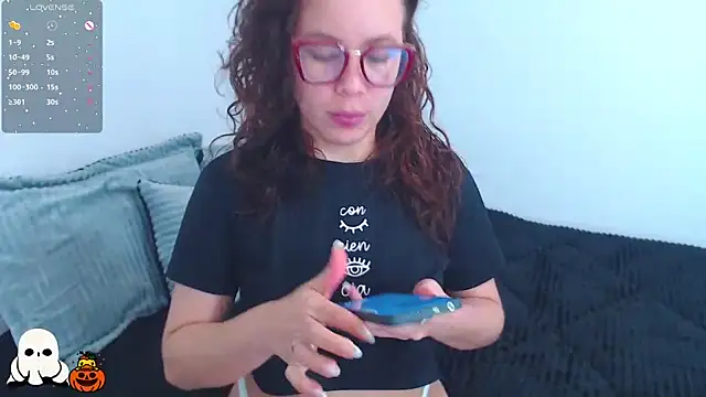 SharonR1 online show from 22, 10, 2025