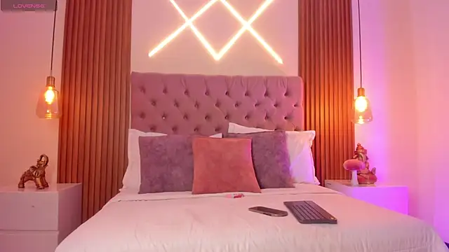 Sophia turneer online show from 11, 9, 2025