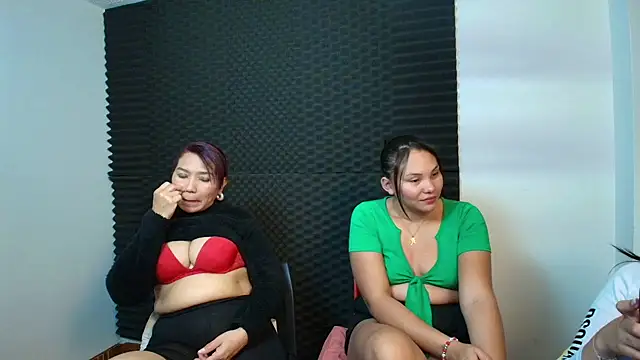 Snapshot of dannamomcerrat chatting on 3, 12, 2024 dannamomcerrat online show from 3, 12, 2024