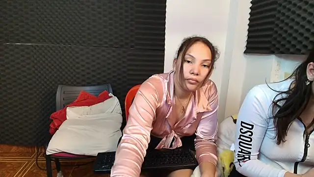 Snapshot of dannamomcerrat chatting on 10, 12, 2024 dannamomcerrat online show from 10, 12, 2024