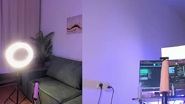 selina coy online show from 10, 3, 2025