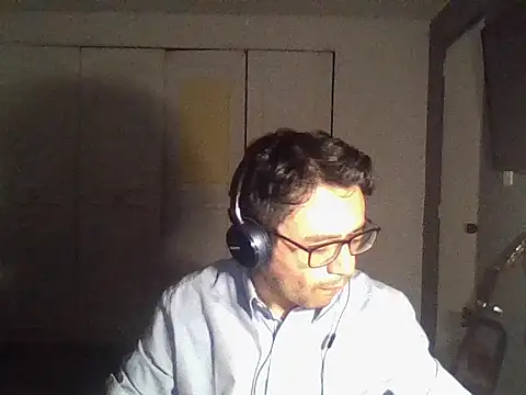 Snapshot of Diptongo chatting on 27, 11, 2025 Diptongo online show from 27, 11, 2025