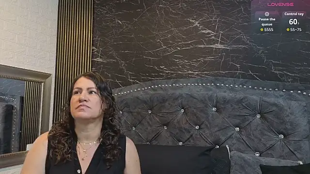 charlotte  G online show from 19, 4, 2026