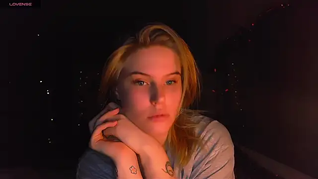 VoluptuousDreams online show from 10, 1, 2025