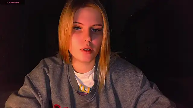 VoluptuousDreams online show from 2, 2, 2025