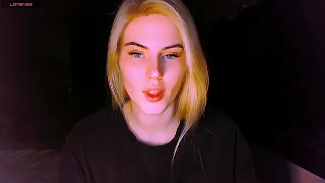 VoluptuousDreams online show from 13, 3, 2025