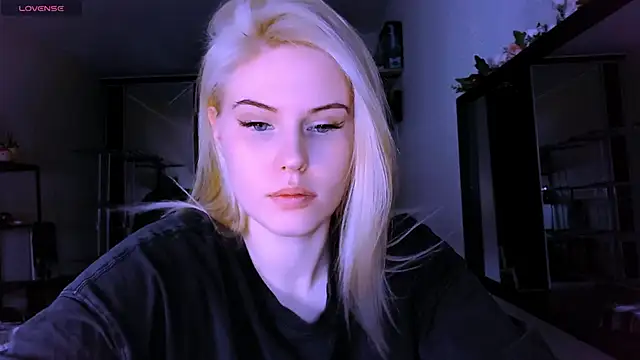 VoluptuousDreams online show from 15, 3, 2025